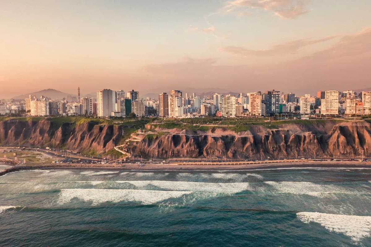The clifftop city of Lima above the Costa Verde road and the Pacific