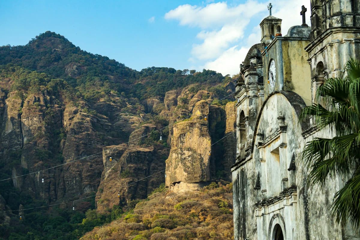 The church of Tepoztlán with the cliffs of the Tepozteco range behind